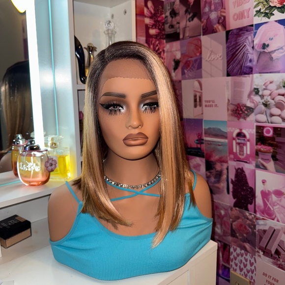 Blonde Highlight Lace Front Wig - Picture 1 of 3